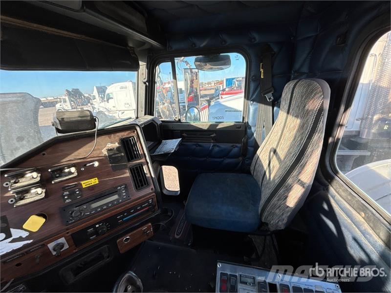 Freightliner FLD120 Betonmischer