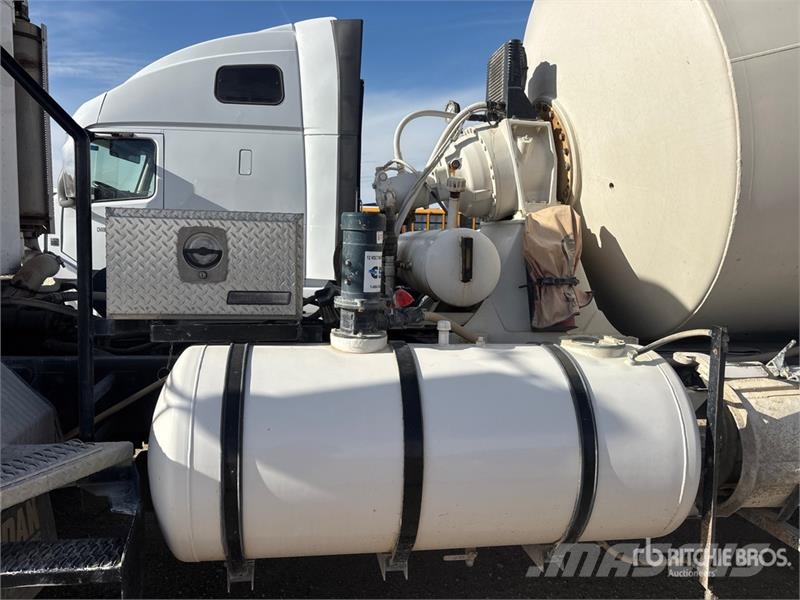 Freightliner FLD120 Betonmischer