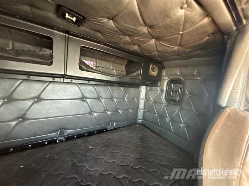 Freightliner FLD120 Tractor Units