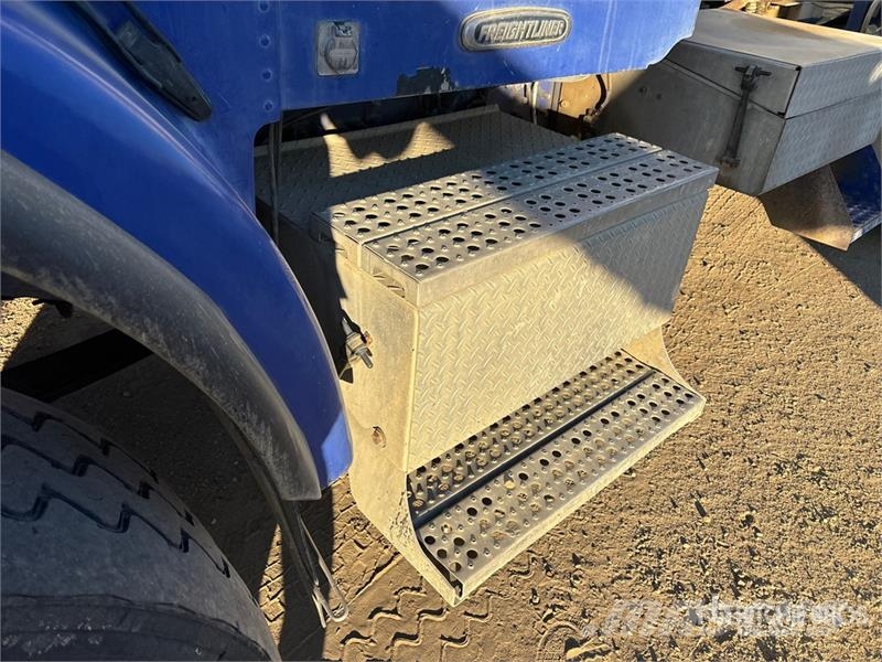 Freightliner FLD120 Betonmischer