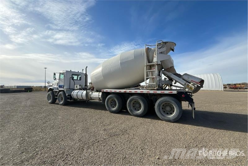 Freightliner FLD120 Betonmischer