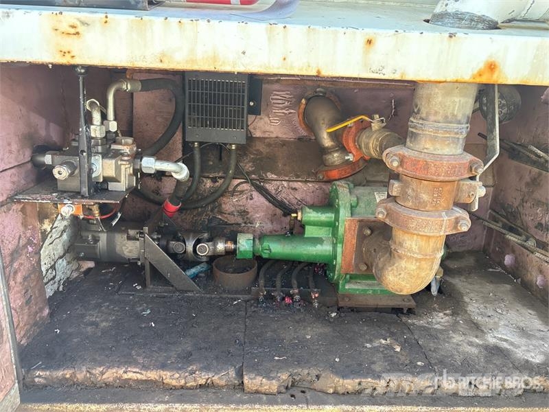 Freightliner FLD120 22000 L 8x6 Tanker Truck Tanker trucks