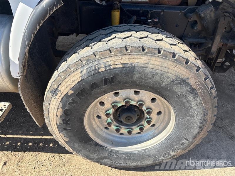 Freightliner FLD120 22000 L 8x6 Tanker Truck Tanker trucks