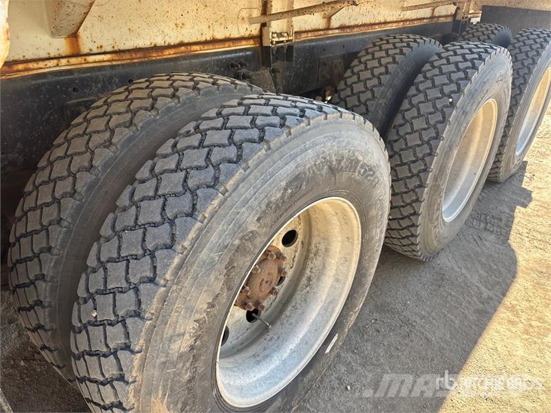 Freightliner FLD120 22000 L 8x6 Tanker Truck Tanker trucks