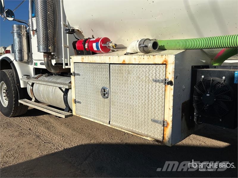 Freightliner FLD120 22000 L 8x6 Tanker Truck Kamioni cisterne