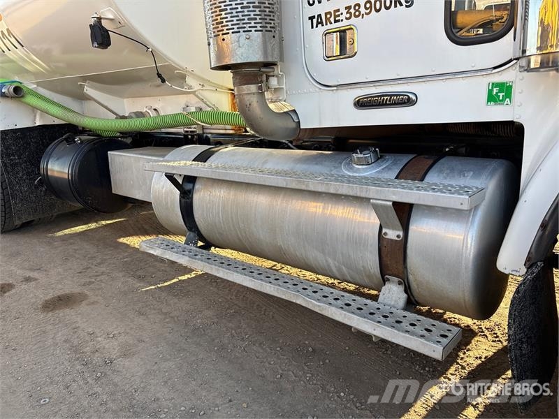 Freightliner FLD120 22000 L 8x6 Tanker Truck Kamioni cisterne
