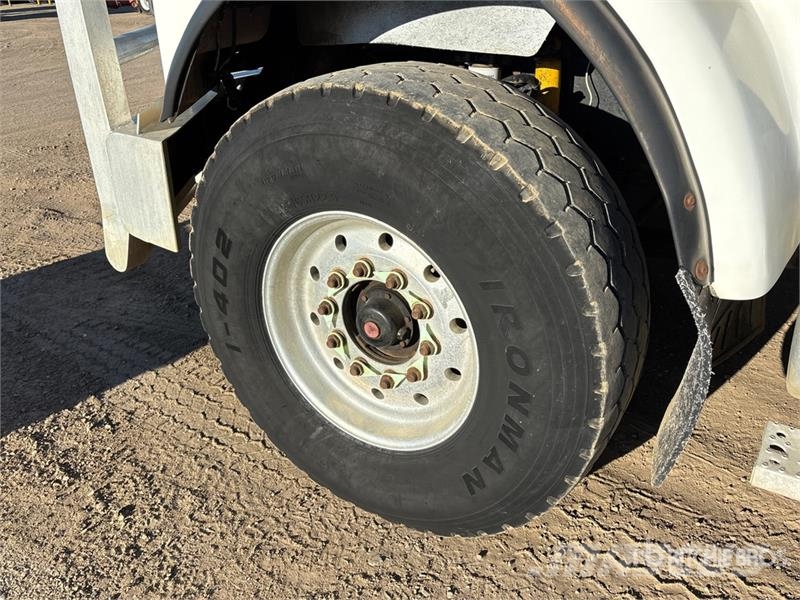 Freightliner FLD120 22000 L 8x6 Tanker Truck Kamioni cisterne