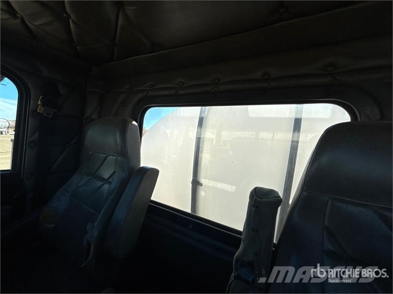 Freightliner FLD120 22000 L 8x6 Tanker Truck Tanker trucks