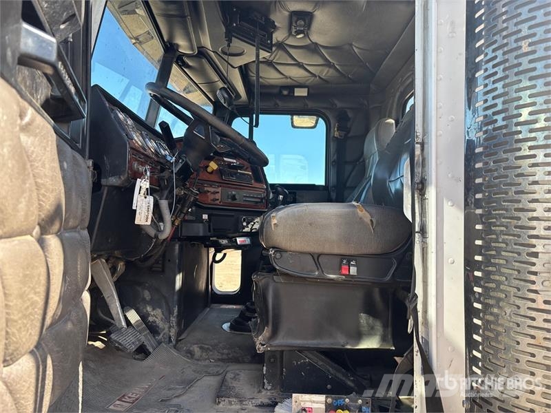 Freightliner FLD120 22000 L 8x6 Tanker Truck Tanker trucks