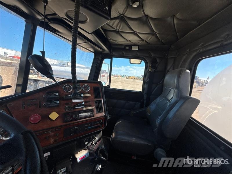 Freightliner FLD120 22000 L 8x6 Tanker Truck Tanker trucks