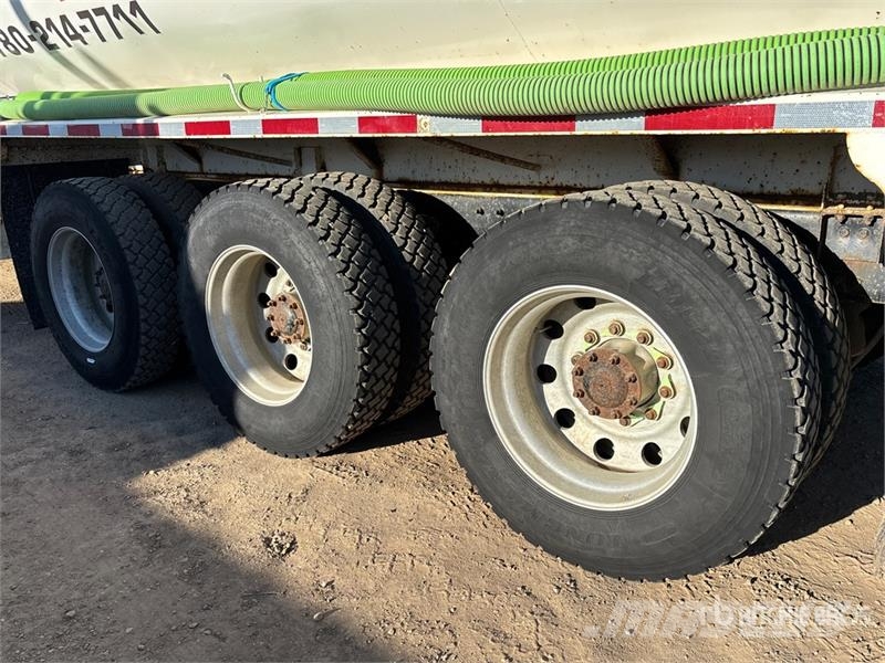 Freightliner FLD120 22000 L 8x6 Tanker Truck Kamioni cisterne