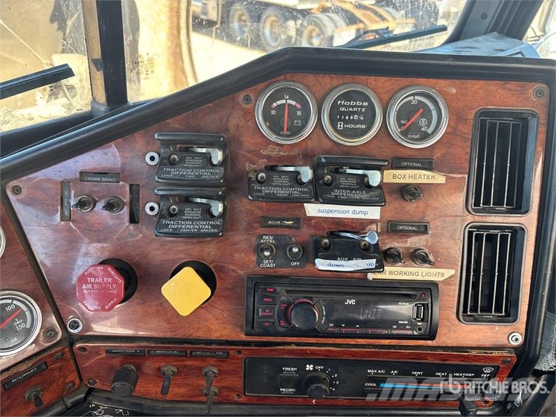 Freightliner FLD120 22000 L 8x6 Tanker Truck Tanker trucks