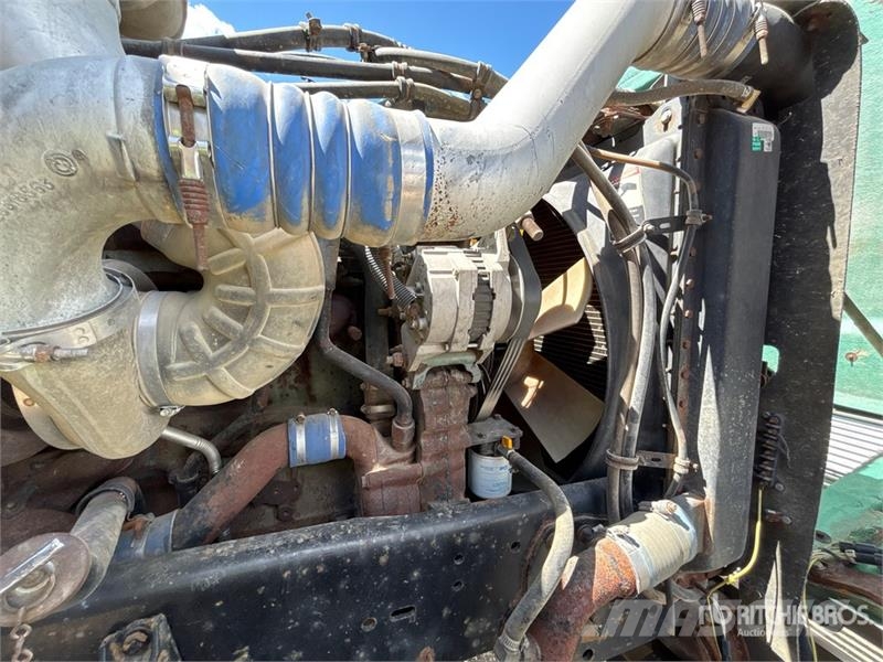Freightliner FLD120 6x4 Grain Truck Spannmålsbil