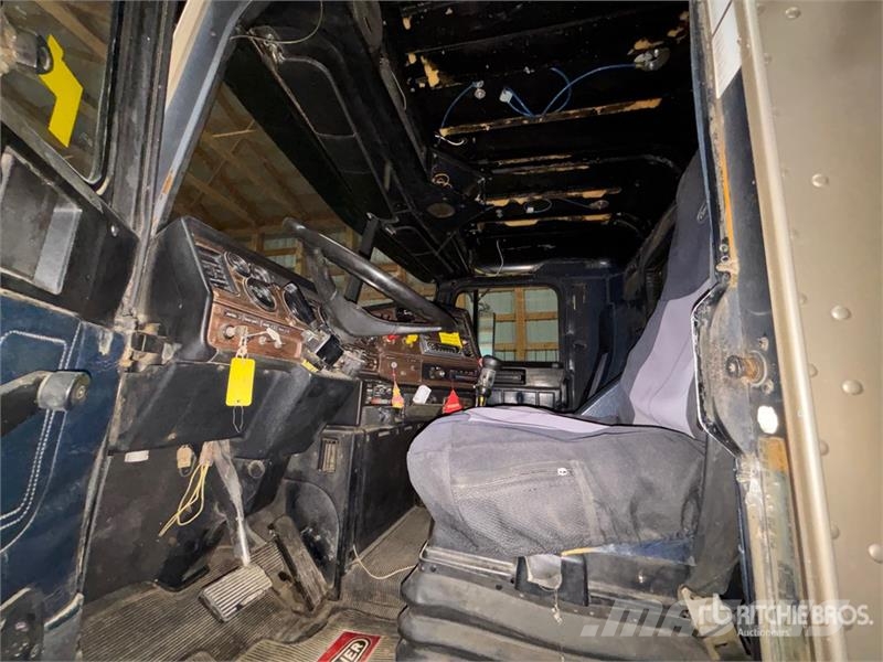 Freightliner FLD120 6x4 Grain Truck 農場/穀物運搬用トラック