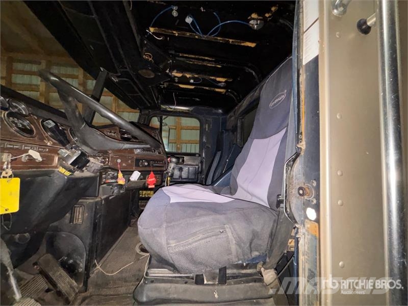 Freightliner FLD120 6x4 Grain Truck 農場/穀物運搬用トラック