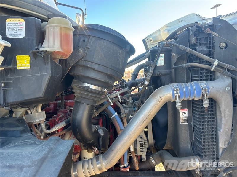 Freightliner Hiab 211E P-S Hiduo 6900 kg Knuckle Boom on  Freig Autogru