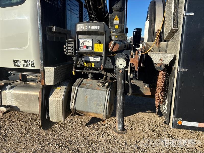 Freightliner Hiab 211E P-S Hiduo 6900 kg Knuckle Boom on  Freig Autogru