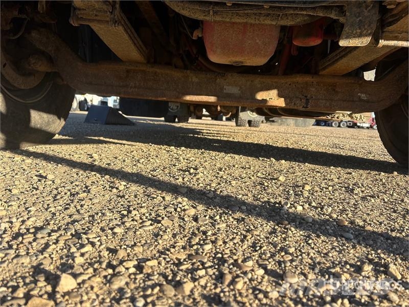 Freightliner Hiab 211E P-S Hiduo 6900 kg Knuckle Boom on  Freig Autogru