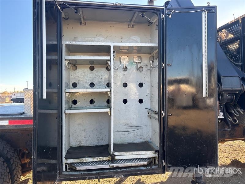 Freightliner Hiab 211E P-S Hiduo 6900 kg Knuckle Boom on  Freig Autogru