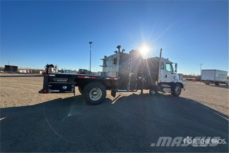 Freightliner Hiab 211E P-S Hiduo 6900 kg Knuckle Boom on  Freig Autogru