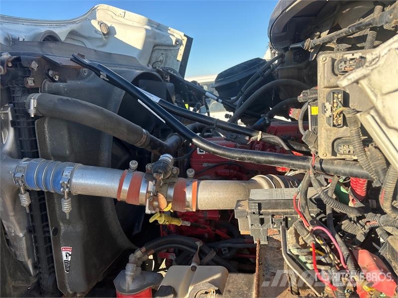 Freightliner Hiab 211E P-S Hiduo 6900 kg Knuckle Boom on  Freig Autogru