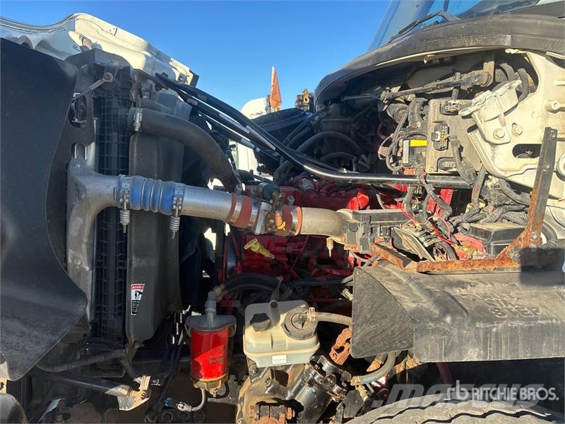 Freightliner Hiab 211E P-S Hiduo 6900 kg Knuckle Boom on  Freig Autogru