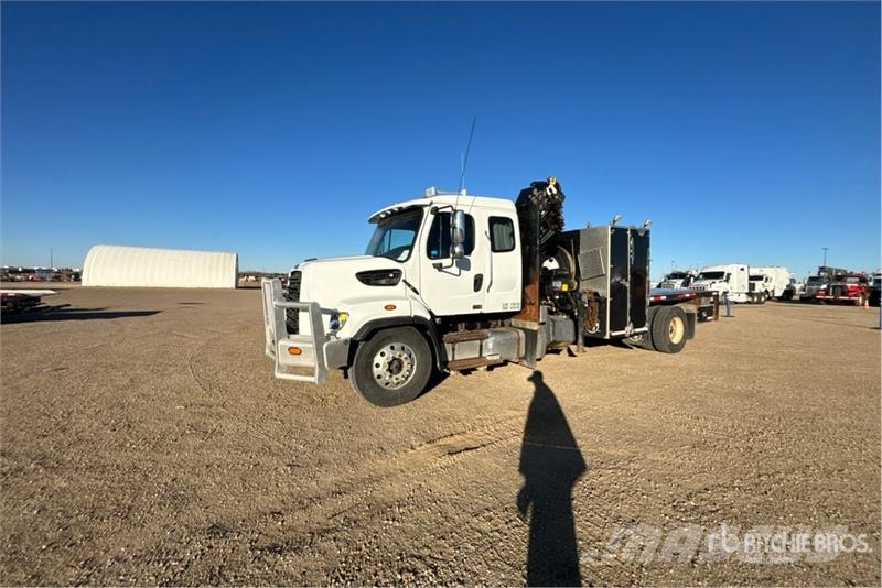 Freightliner Hiab 211E P-S Hiduo 6900 kg Knuckle Boom on  Freig Autogru