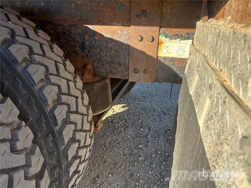 Freightliner Hiab 211E P-S Hiduo 6900 kg Knuckle Boom on  Freig Autogru