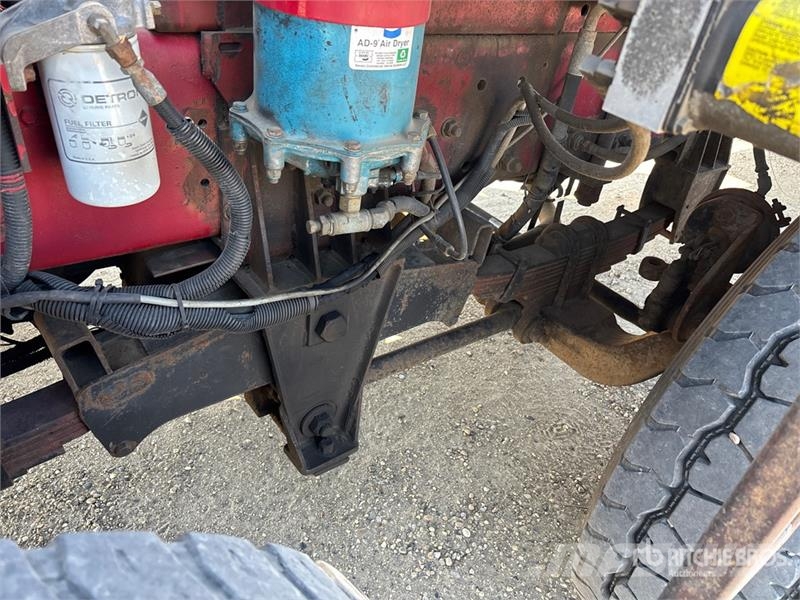 Freightliner Hiab 335 K-4 7500 lb Knuckle Boom on Freightliner Truck mounted cranes