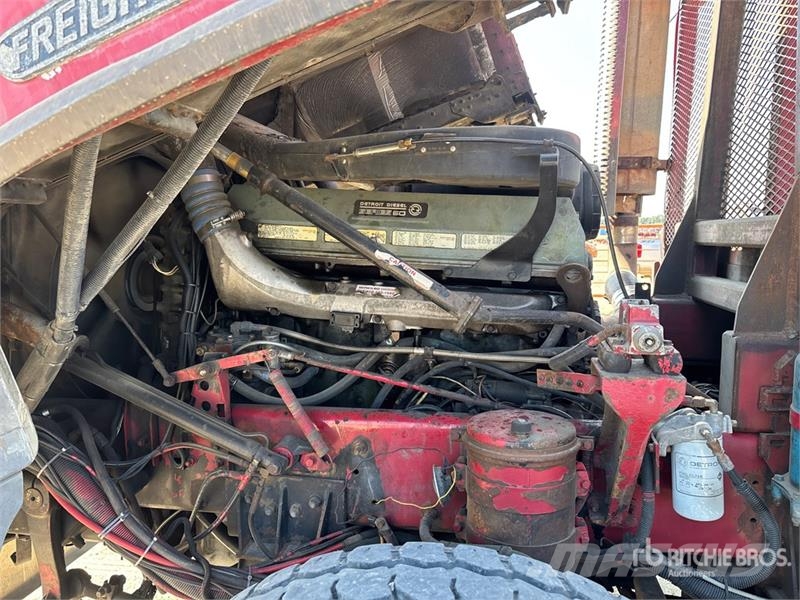 Freightliner Hiab 335 K-4 7500 lb Knuckle Boom on Freightliner Truck mounted cranes