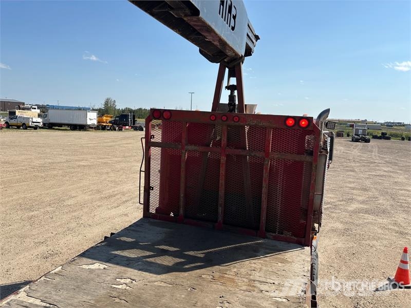 Freightliner Hiab 335 K-4 7500 lb Knuckle Boom on Freightliner Truck mounted cranes