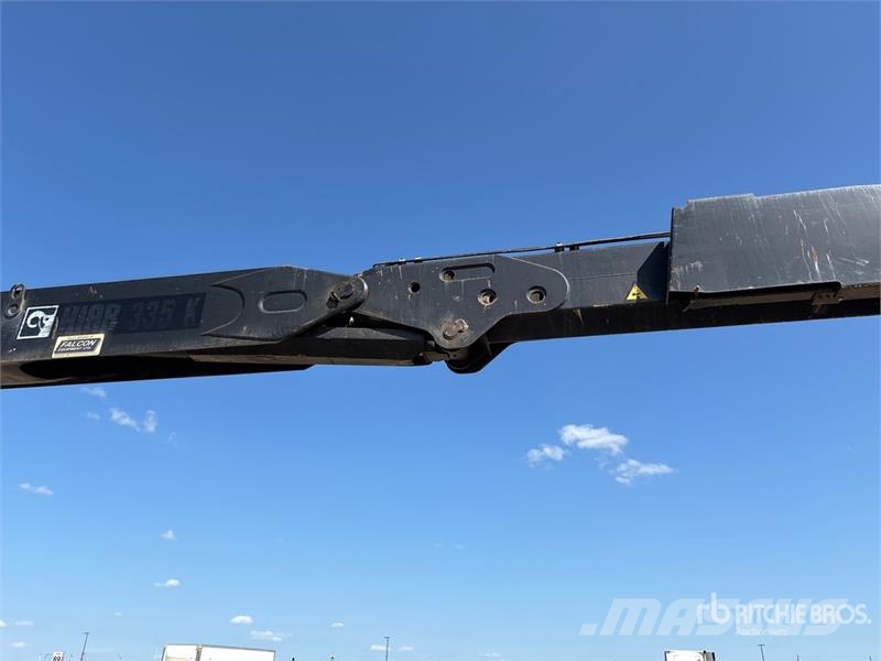 Freightliner Hiab 335 K-4 7500 lb Knuckle Boom on Freightliner Truck mounted cranes