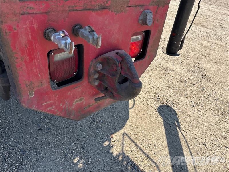 Freightliner Hiab 335 K-4 7500 lb Knuckle Boom on Freightliner Truck mounted cranes