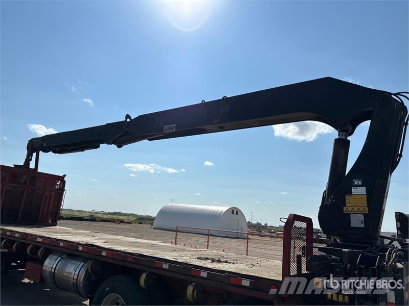Freightliner Hiab 335 K-4 7500 lb Knuckle Boom on Freightliner Truck mounted cranes