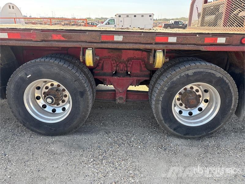 Freightliner Hiab 335 K-4 7500 lb Knuckle Boom on Freightliner Truck mounted cranes