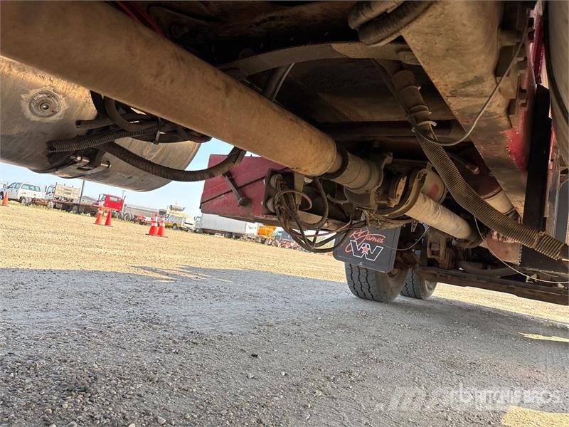 Freightliner Hiab 335 K-4 7500 lb Knuckle Boom on Freightliner Truck mounted cranes
