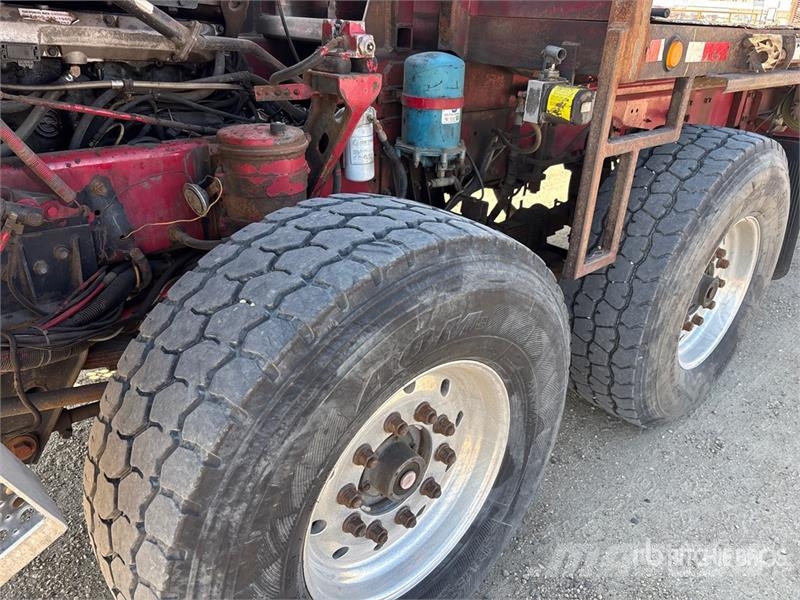 Freightliner Hiab 335 K-4 7500 lb Knuckle Boom on Freightliner Truck mounted cranes