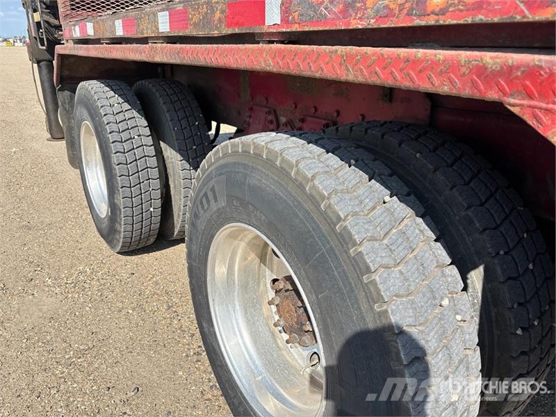 Freightliner Hiab 335 K-4 7500 lb Knuckle Boom on Freightliner Truck mounted cranes