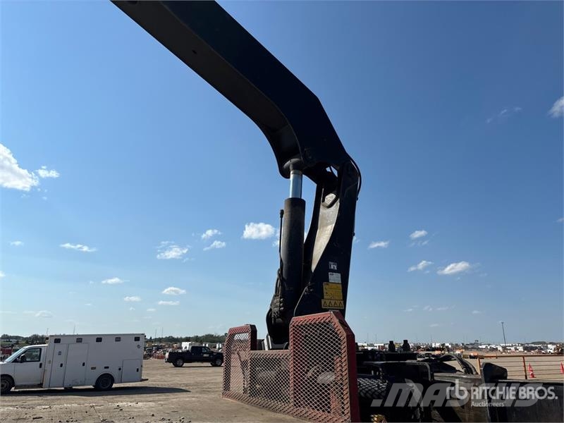 Freightliner Hiab 335 K-4 7500 lb Knuckle Boom on Freightliner Truck mounted cranes