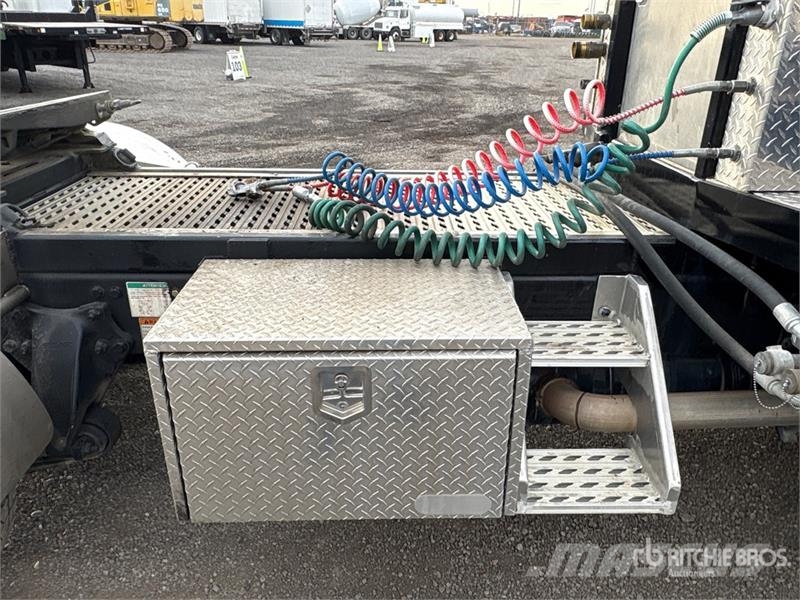 Freightliner M2 Седельные тягачи