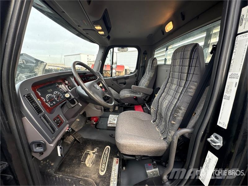 Freightliner M2 Седельные тягачи