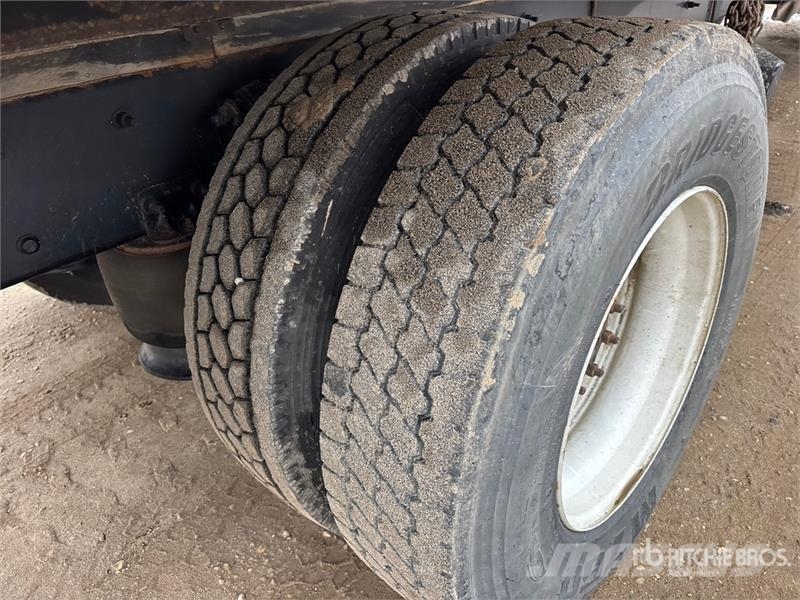 Freightliner M2 Фургони