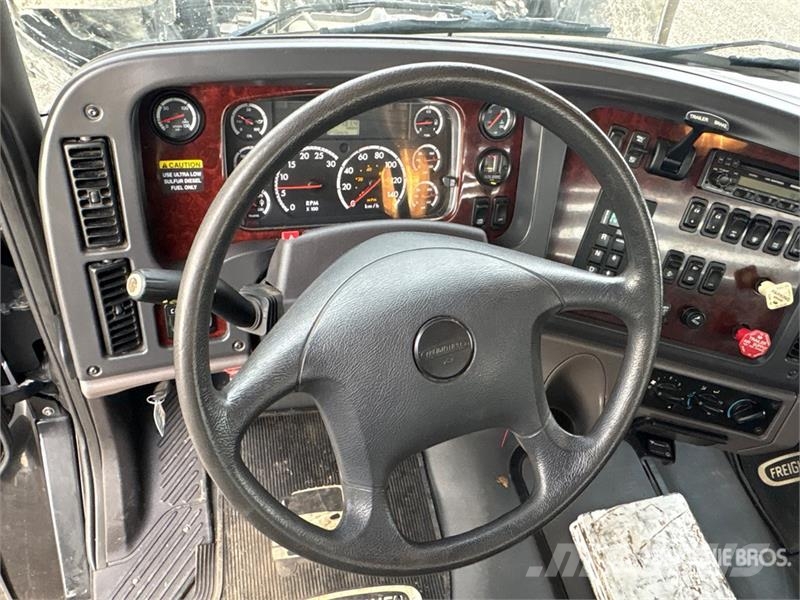 Freightliner M2 Седельные тягачи