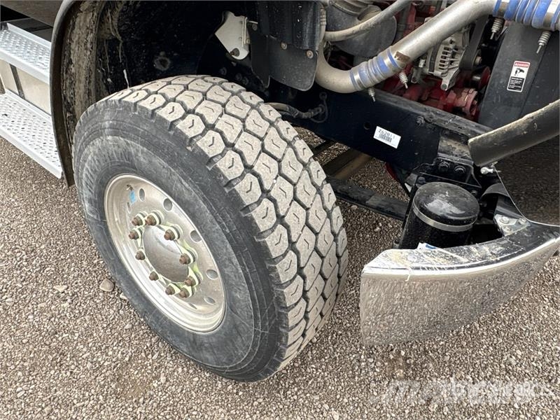 Freightliner M2 Седельные тягачи