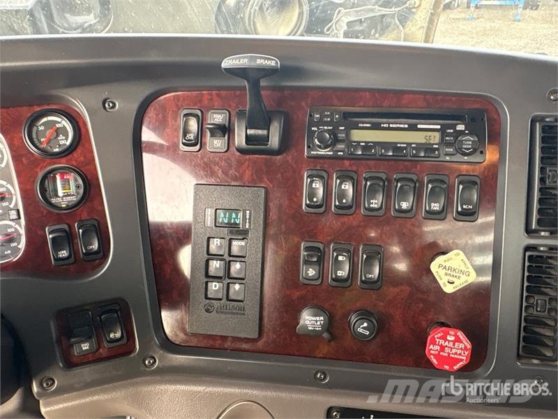Freightliner M2 Седельные тягачи