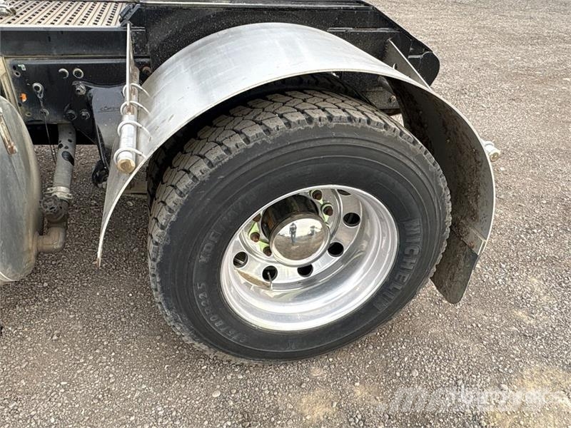 Freightliner M2 Седельные тягачи