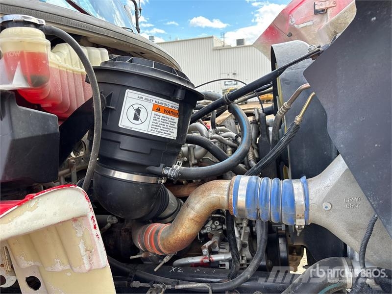 Freightliner M2 10329 L 5311 psi 4x4 Sleeper Pressure Truck Autre camion