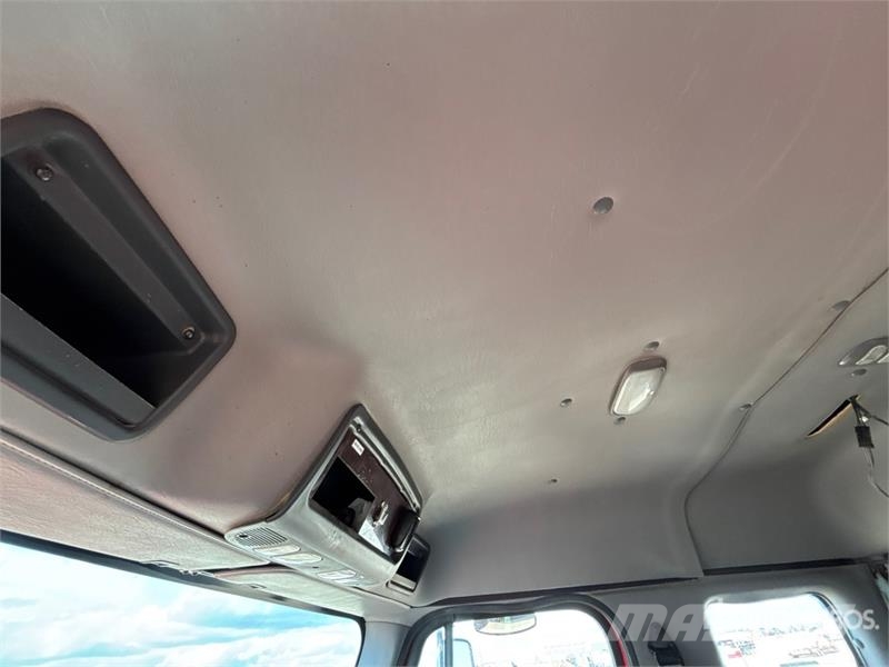Freightliner M2 10329 L 5311 psi 4x4 Sleeper Pressure Truck Autre camion