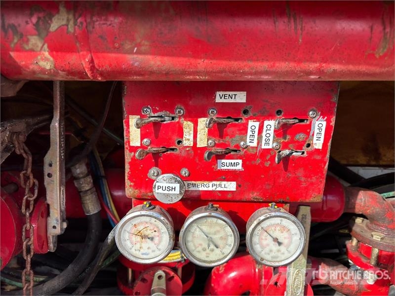 Freightliner M2 10329 L 5311 psi 4x4 Sleeper Pressure Truck Autre camion