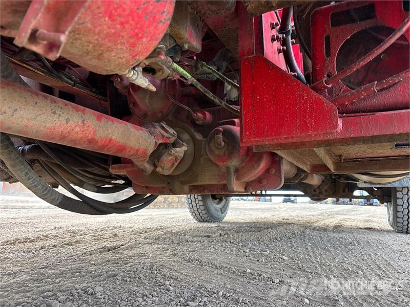 Freightliner M2 10329 L 5311 psi 4x4 Sleeper Pressure Truck Autre camion